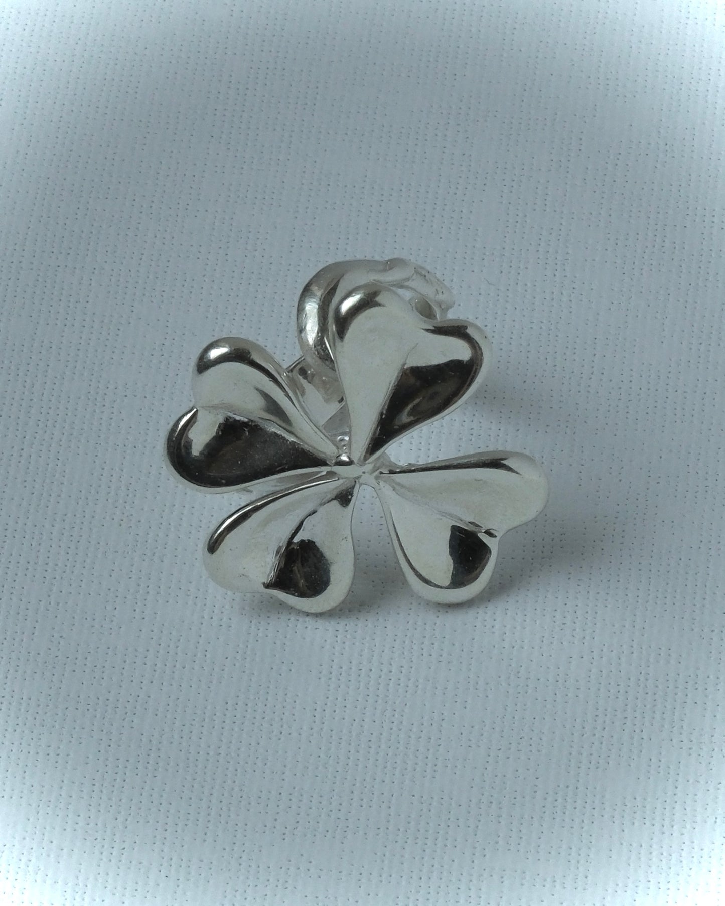 Four-leaf clover silver ring