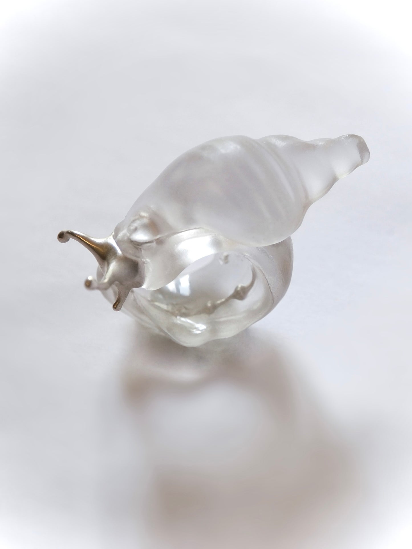 Silver spine snail ring