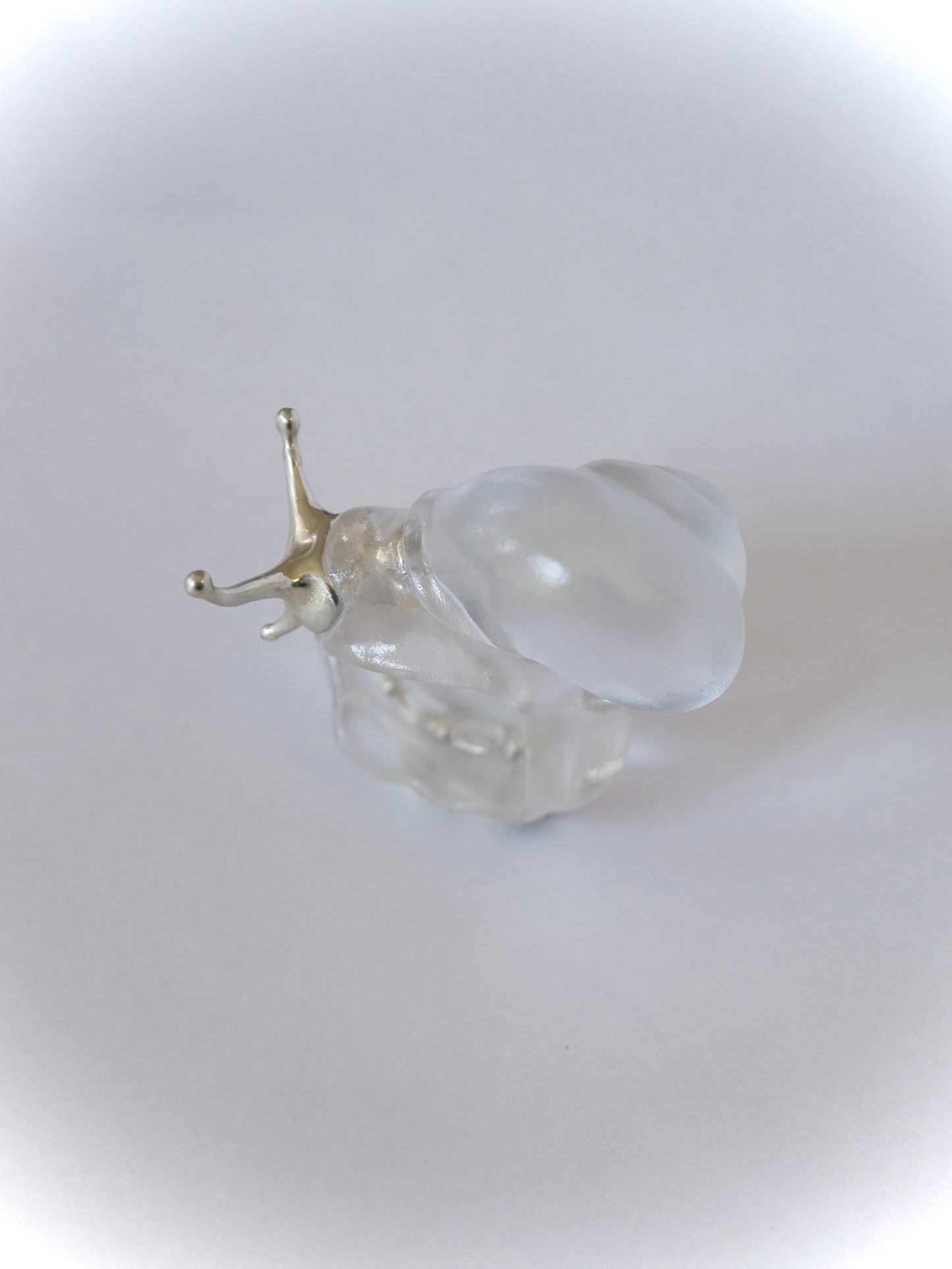 Silver spine snail ring