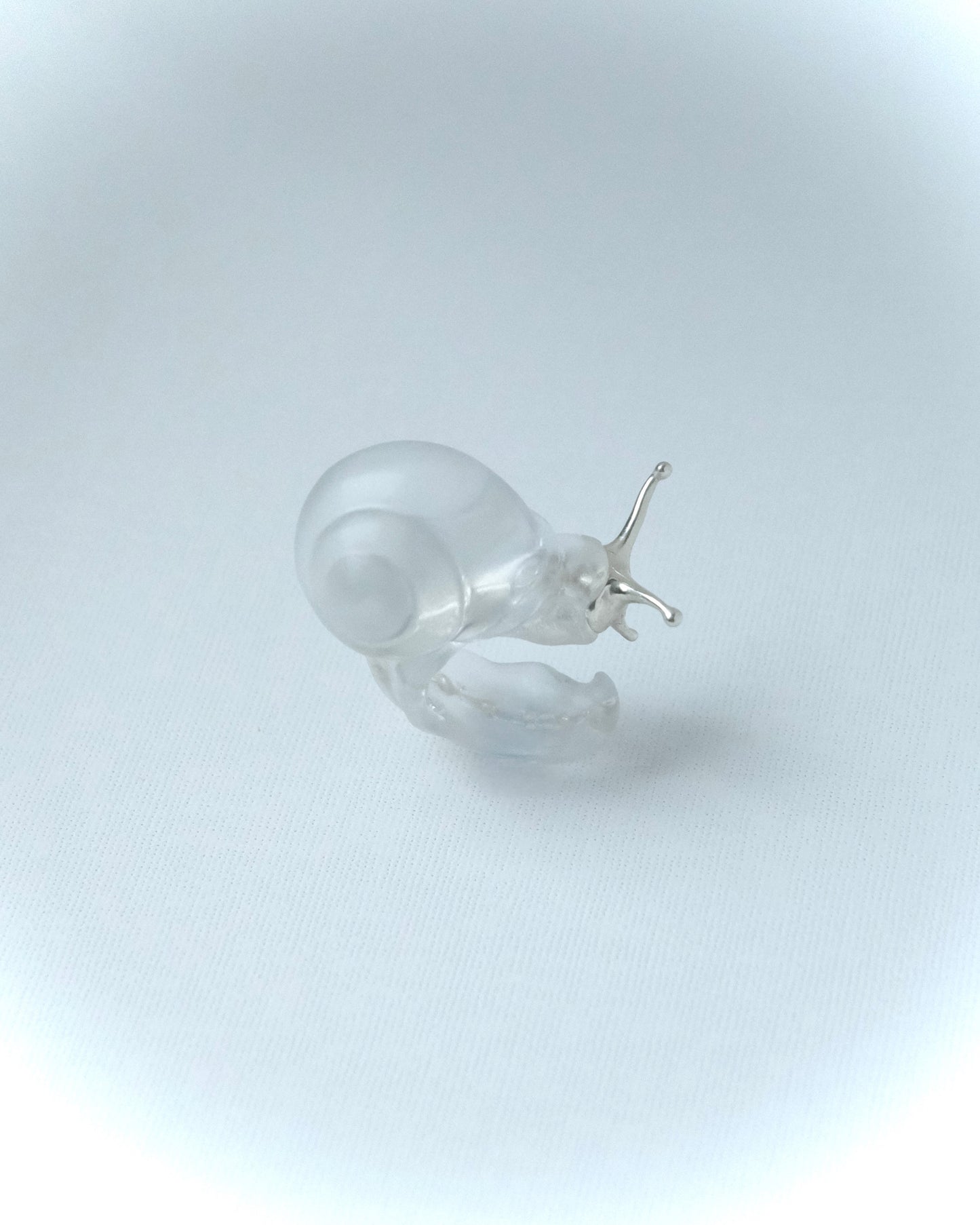 Silver spine snail ring