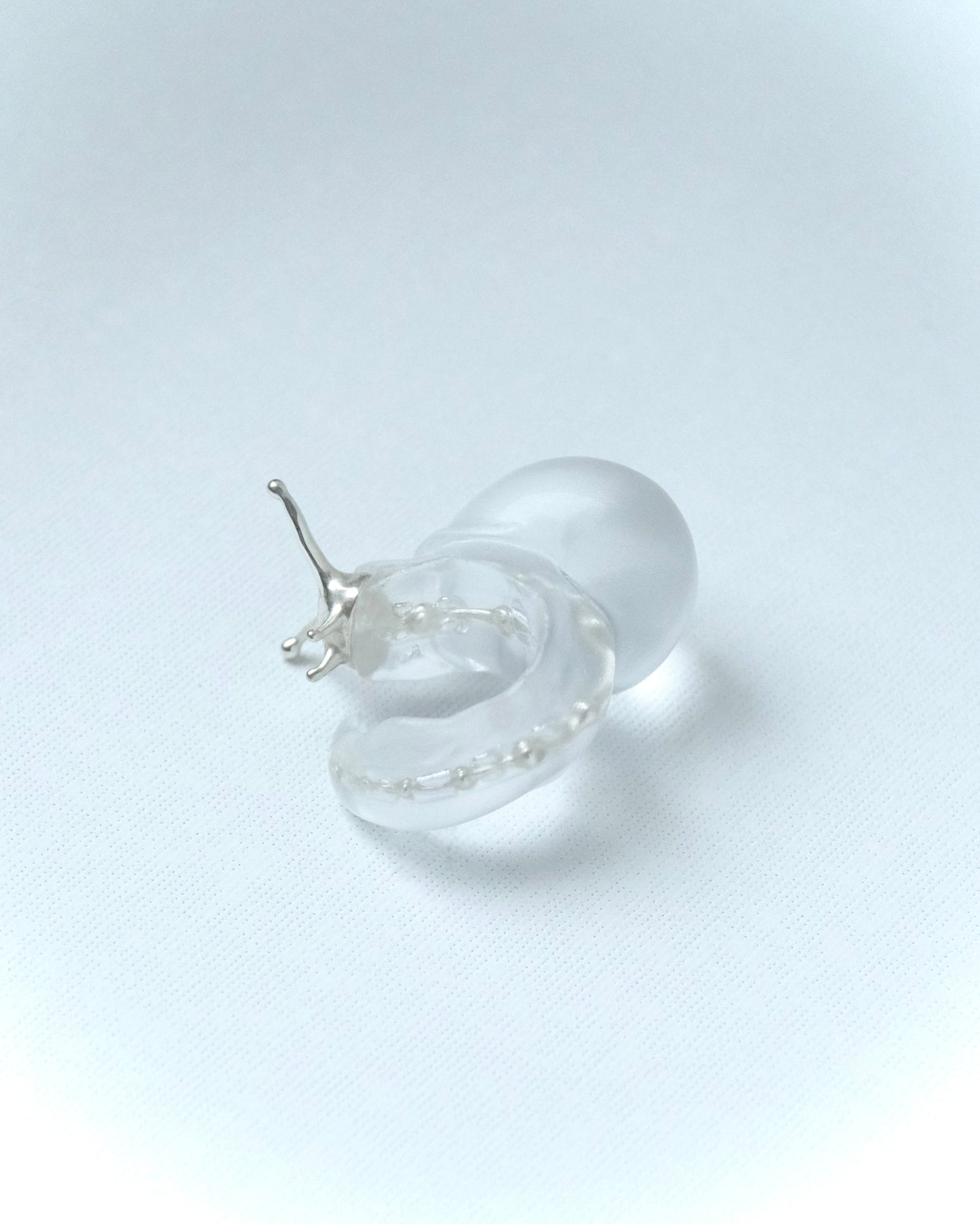 Silver spine snail ring