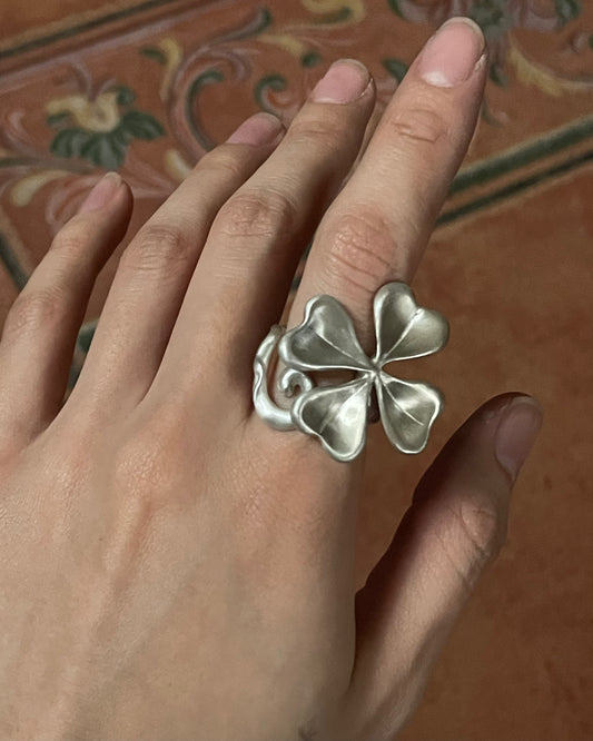 Four-leaf clover silver ring